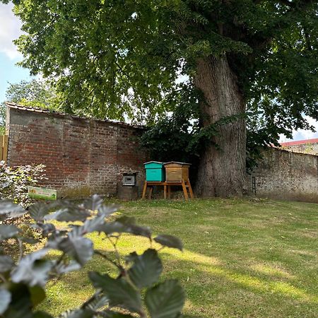 Logis Hotel-Restaurant - Le Moulin D'Artres Bagian luar foto
