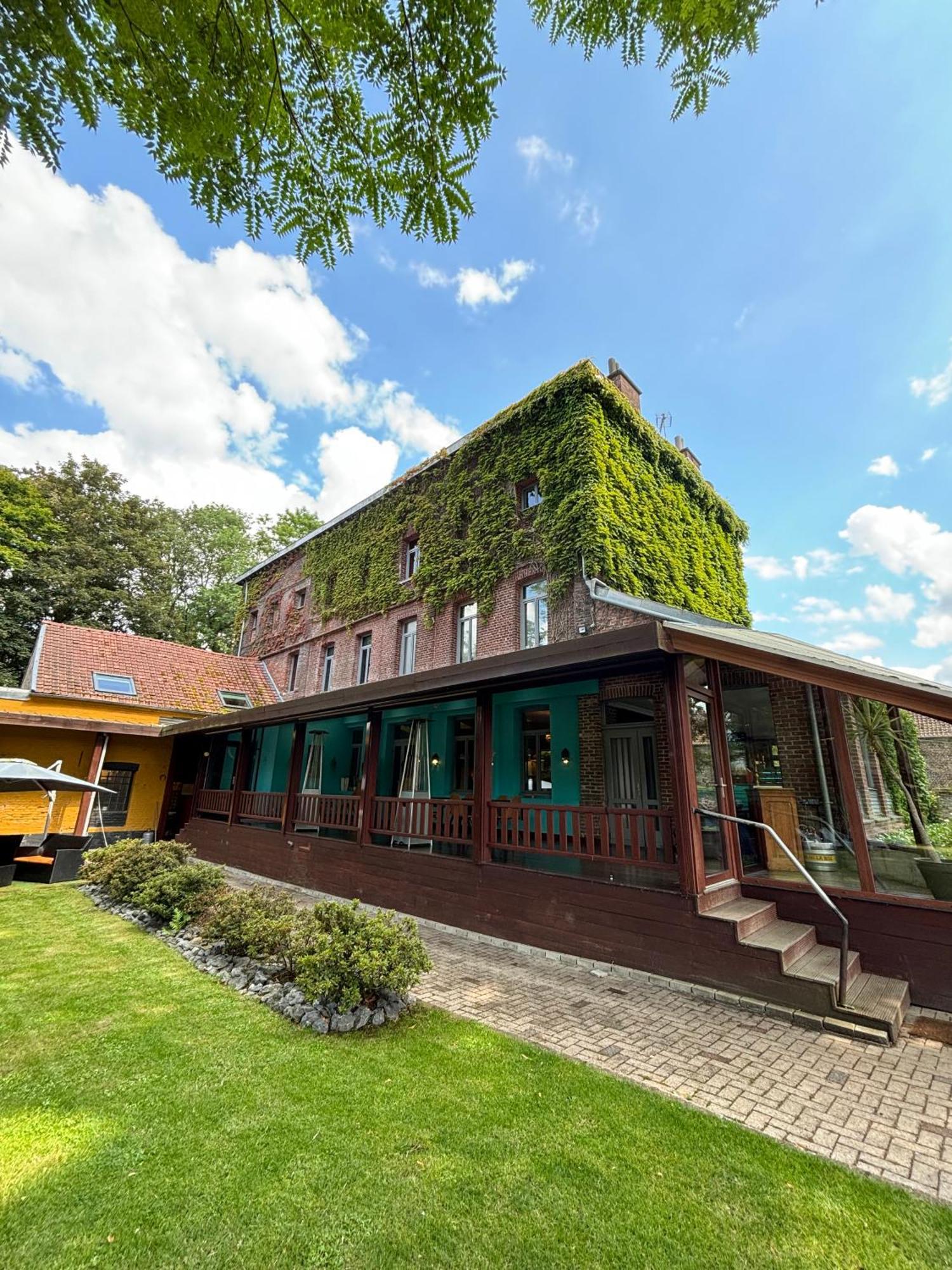 Logis Hotel-Restaurant - Le Moulin D'Artres Bagian luar foto