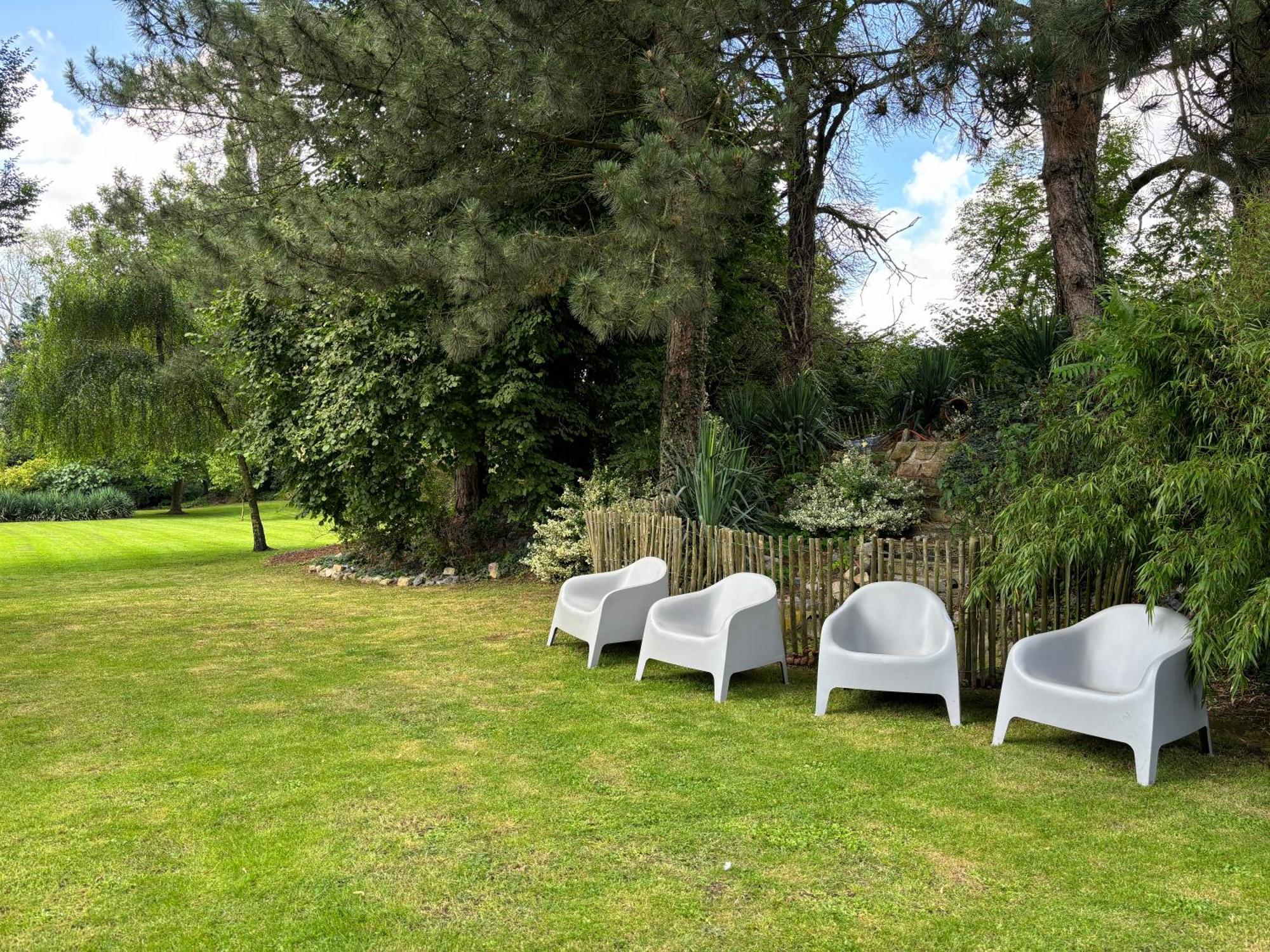 Logis Hotel-Restaurant - Le Moulin D'Artres Bagian luar foto