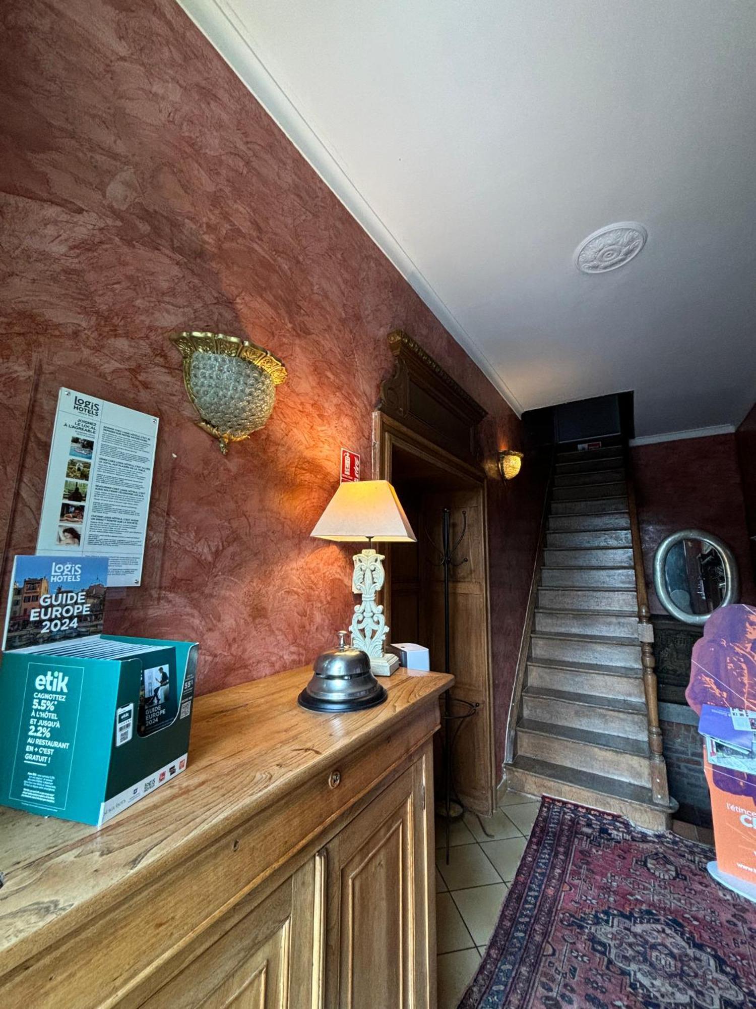 Logis Hotel-Restaurant - Le Moulin D'Artres Bagian luar foto