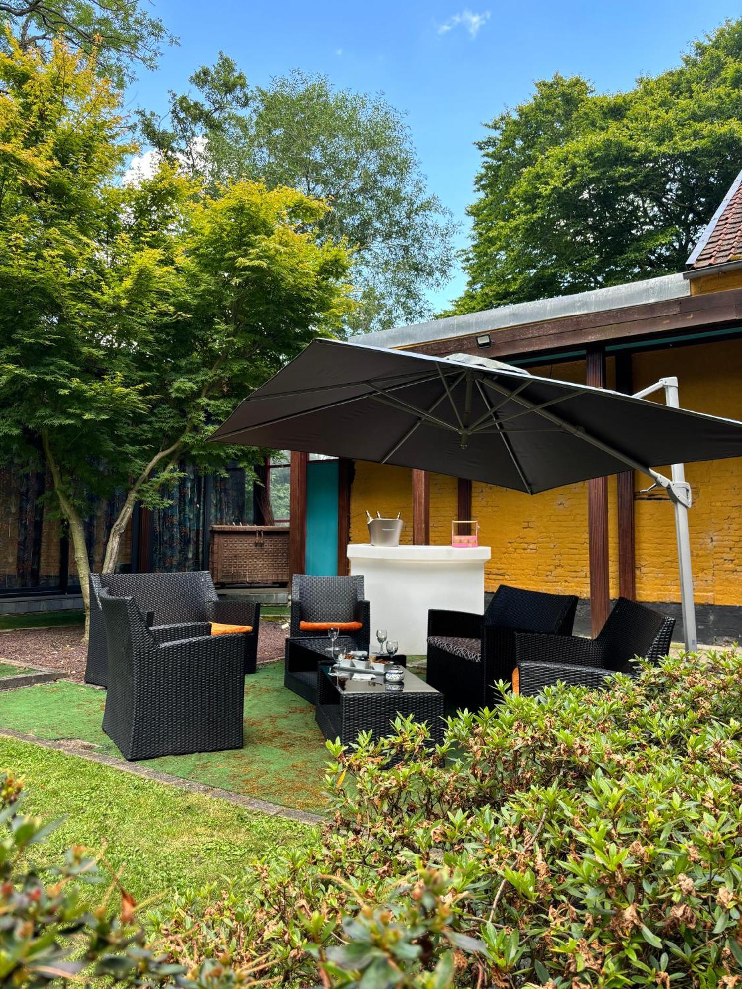 Logis Hotel-Restaurant - Le Moulin D'Artres Bagian luar foto