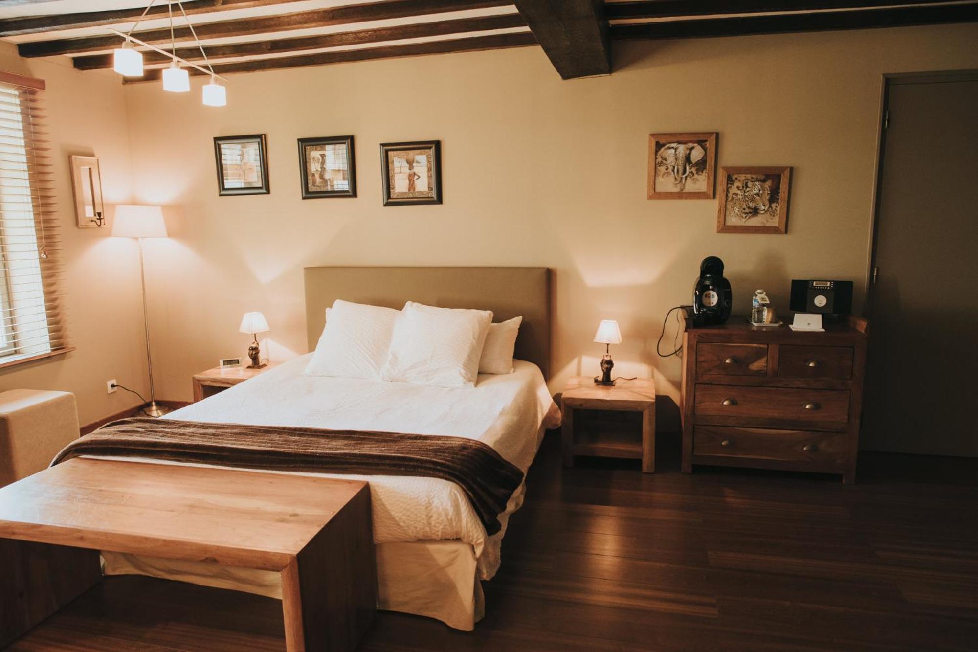 Logis Hotel-Restaurant - Le Moulin D'Artres Bagian luar foto