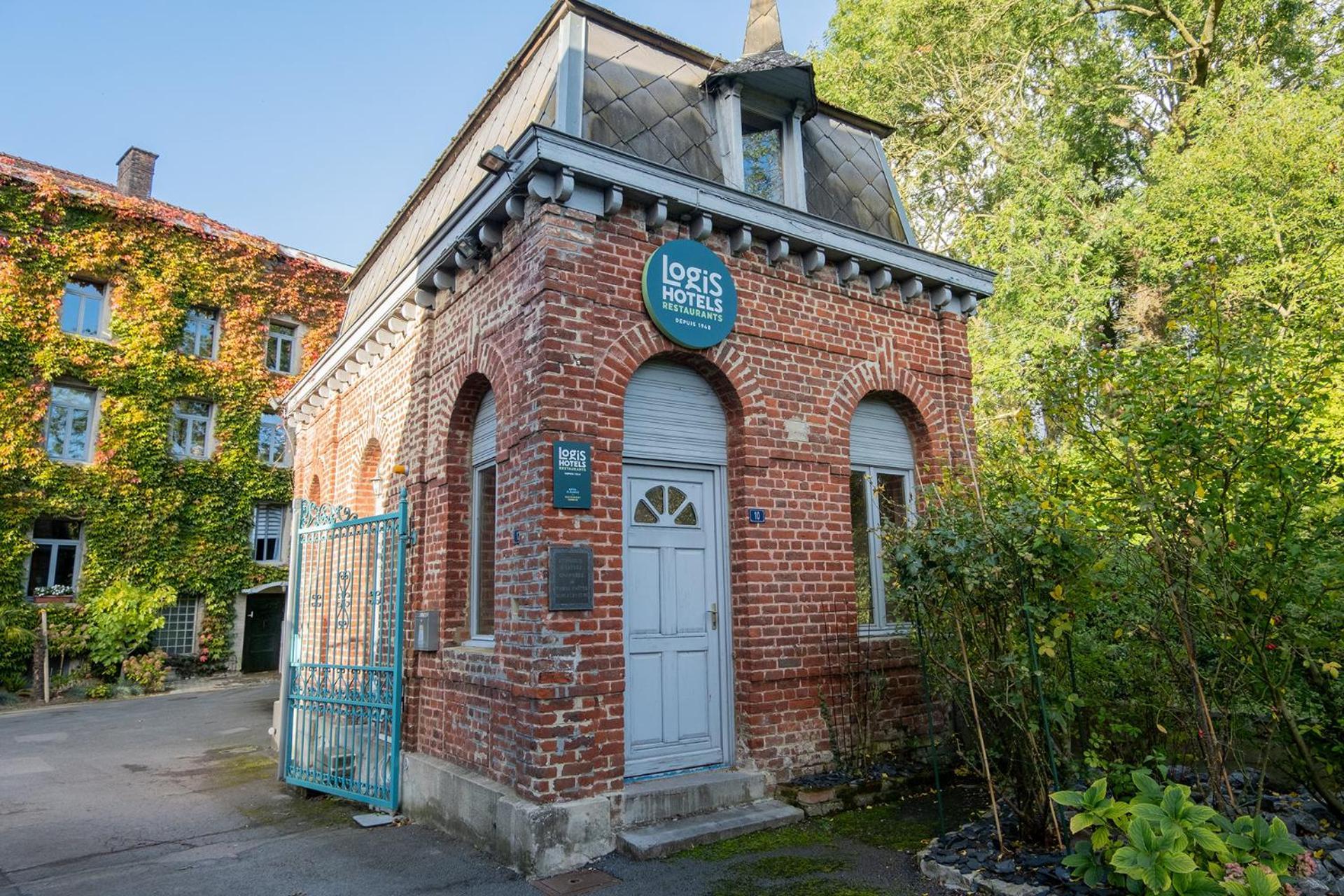 Logis Hotel-Restaurant - Le Moulin D'Artres Bagian luar foto